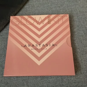 Anastasia glow kit  - Helt ny oöppnad! Köpt från kicks.