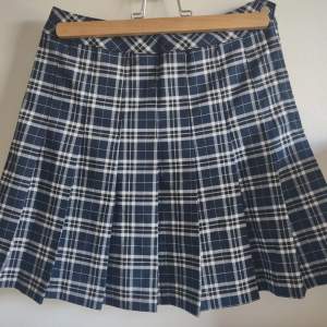 Snygg kjol som har bara blivit använd några gånger! 💕