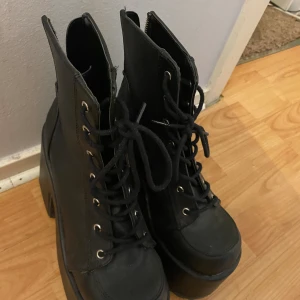 Demonia skor - Demonia CAMEL-203