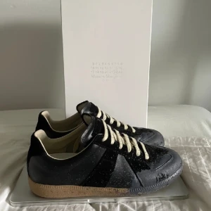 Maison margiela gats - Maison margiela gats i Cond 10/10! Skriv för minsta intresse