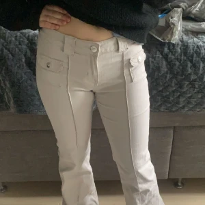 Beiga hm byxor  - Jag har tröttnat lite på dom, skulle vilja köpa några andra byxor. Köpta här på plick för några månader sedan. Sparsamt använda❤️🫶💋