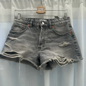 Populära zara shorts  - Jättefina short men har blivit för små 