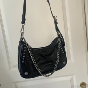 Handväska 🖤 - I superfint skick, knappt använd 💘