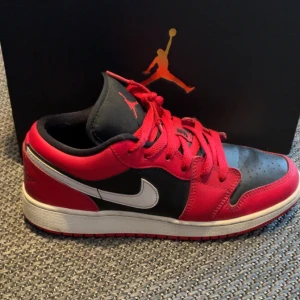 Jordan 1 low - Säljer mina gamla Jordan 1 low har kvitto och allt till dom.