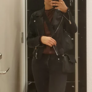 Skinnjacka  - Jätte snygg skinnjacka nästan ny 