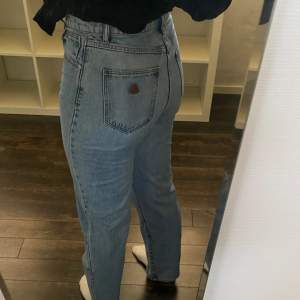 Blåa Jeans från Abrand Jeans i storlek 40 med hög midja   Superfina till en blus💗