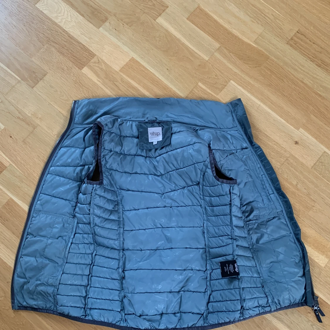 Otroligt snygg Uhip väst som passar för alla  årstider!💓 - 93