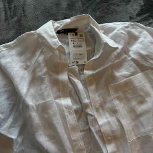 Superfin linne skjorta med prislappen på!🖤