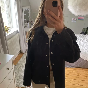 Jacka Gina  - Jacka från Gina Tricot, använd fåtal gånger💕