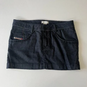 Mini skirt Diesel - Så snygg jeanskjol från Diesel. Storlek 29, men skulle säga att den är liten i storlek. Kan ej visa på tyvärr då den är för liten. Köpare står för frakt🥰