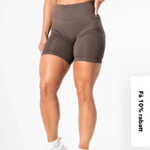 Set från Relode 🤎 - Säljer ett set från Relode, stretchigt material. Toppen är i storlek M och shortsen i storlek S, passar en M också.  Använd ett fåtal gånger, men fortfarande fräsch och i gott skick 