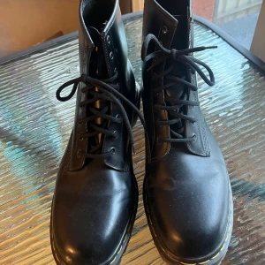 Dr Martens strlk 46 - Helt nya och oanvända  Dr Martens Storlek 46 (Storlek 12 engelsk) Modell 1460