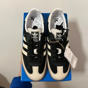 Adidas samba OG W - Size 38.2/3 Pls chi more details on the box  Chn 235 /J240 cm Never worn