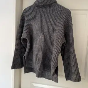 En tröja ifrån Gina tricot, väldigt skönt o mysig! 
