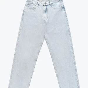 fit loose KARVE byxor - Har haft på mig dom 3 gånger men det var inte min stil då dem är ljusa. Passar jätte fint i formen.