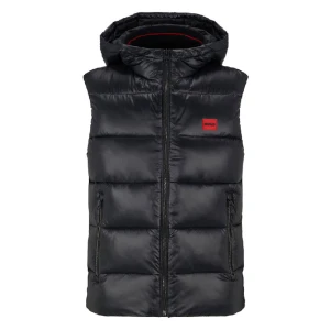 Hugo Boss vest - En riktigt snygg Hugo Boss vest. Vesten är sällsynt då jag aldrig sett någon med samma vest! (Ny pris 3200kr)