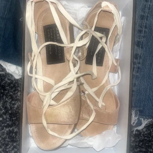 Marc jacobs - Väldigt fina Marc jacobs skor som inte passar, väldigt fina till sommaren och bara använt några gånger.