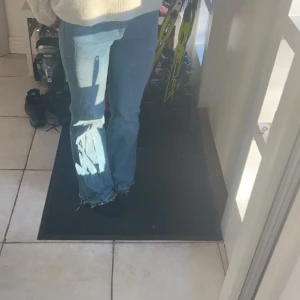 Bootcut jeans  - Supersnygga bootcut jeans!💞 stl 38 men sitter som 36 typ, tror dem är från lindex men inte säker💞inga defekter o använda få gånger 💞