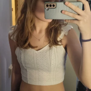 Topp - Somrig vit topp, helt oanvänd☺️