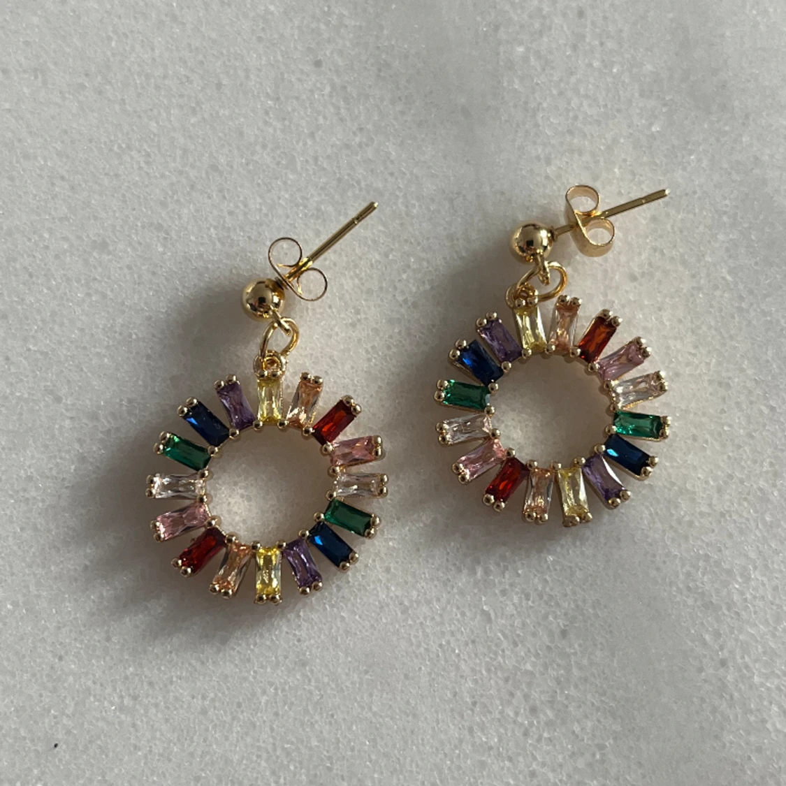 Örhängen med Strass i flera färger  - 90