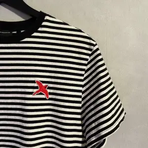 Arigato t-shirt i storlek S, Nypris 1000kr, Säljer för 600, Kan skickas eller mötas,  Frågor och funderingar? Skriv gärna ett meddelande:) 