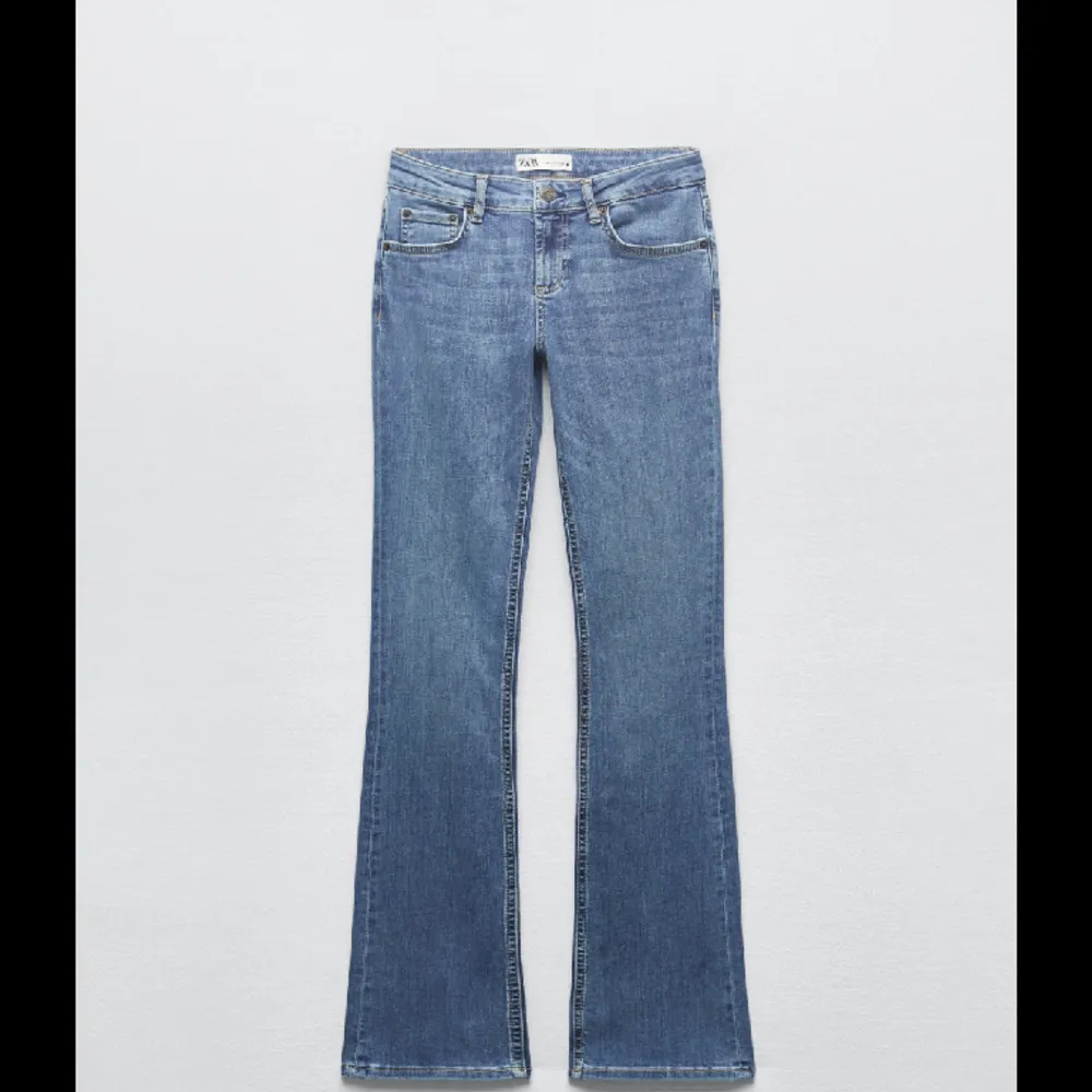 super snygga zara jeans i bra skick!. Jeans & Byxor.