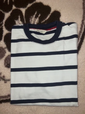 Selected homme tröja - Nu tröja till salu utan prislapp. Aldrig använd, Nypris 399 kr