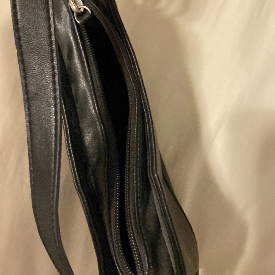 Svart monkl väska - 91