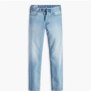 Jeans - Levis jeans i modellen 501. I jättebra skick även fast dom är använda. Fin passform och sköna att ha på sig. 
