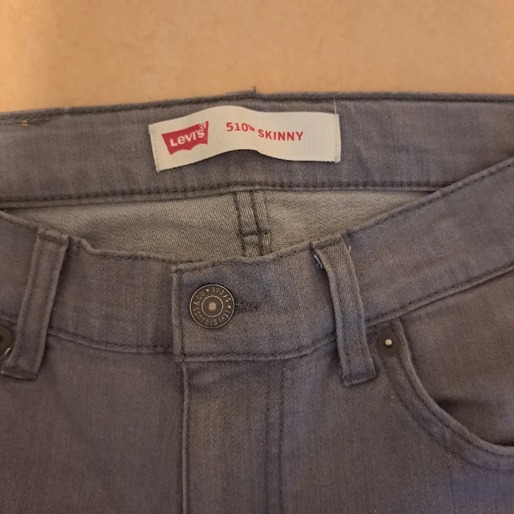 Levis 510 jeans i nyskick endast använda ett par gånger. Jeans & Byxor.