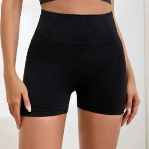 Säljer dessa svarta gym shorts i storlek S som inte passar längre 💗
