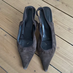 Bruna klackar - Så fina bruna ”mocka” klackar som tyvärr är för små för mig