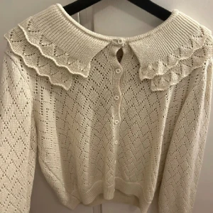 Stickad topp - Säljer denna stickade topp i storlek M men som passar S💗