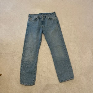 Levis Jeans - Levis 551 i bra skick, storlek 32, 32