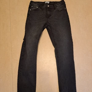 Jeans - Svarta jeans från lager 157.