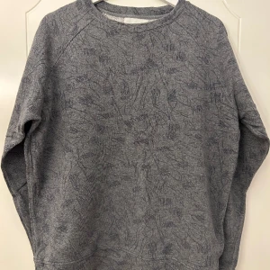 Sweater - Stilren utan att vara tråkig  Normal användning - Gott skick 