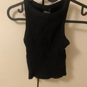 Linne - Säljer en svart topp