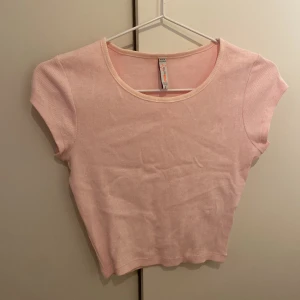Rosa topp - Rosa topp oanvänd ☺️