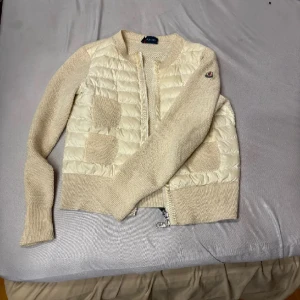 Jacka - St xs-s. Inga återköp eller återbetalningar