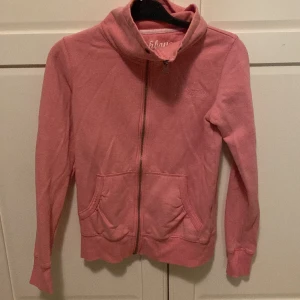 Skön ziphoodie - Varm tröja med hög krage. Väldigt fint skick