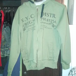 Grunge hoodie - Inte min stil så använder aldrig.