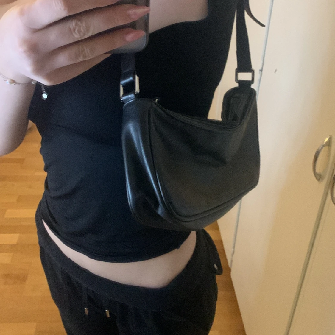 Svart Axelväska