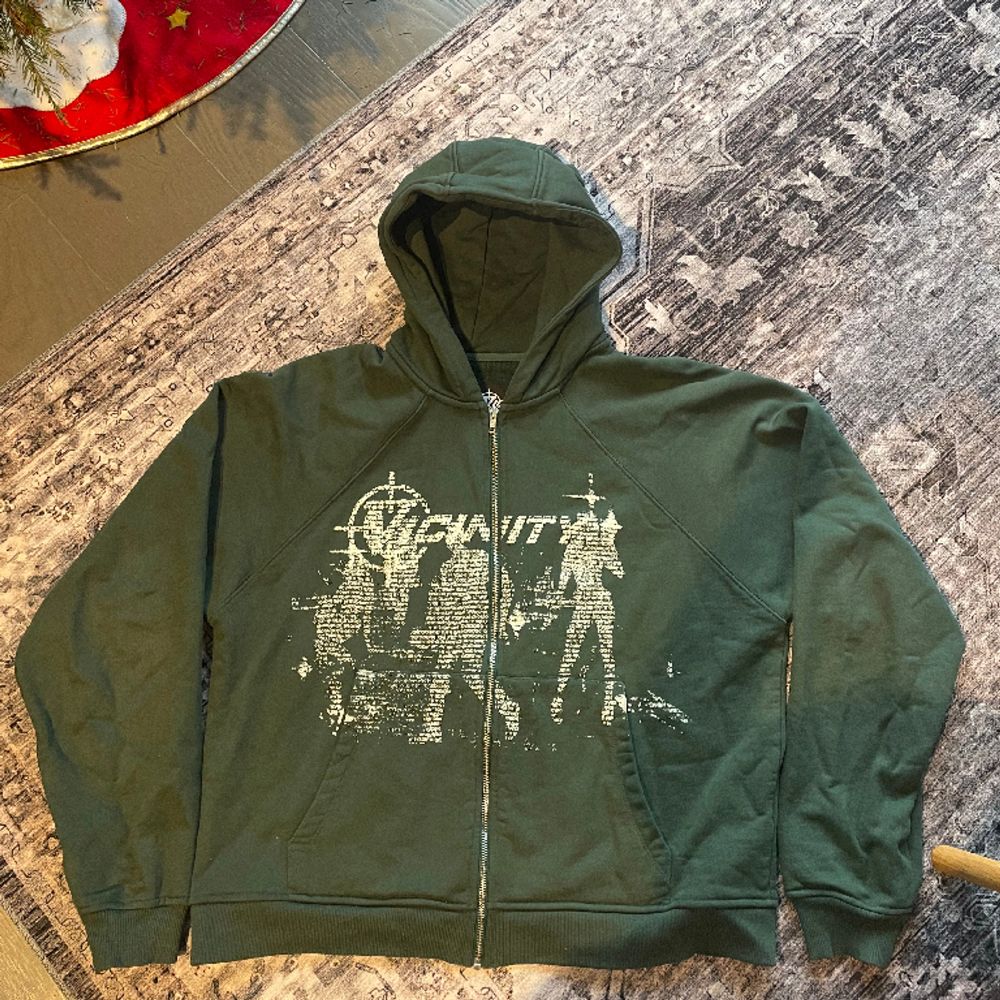 BINARY 2.0 ZIP HOODIE DARK GREEN – VICINITY