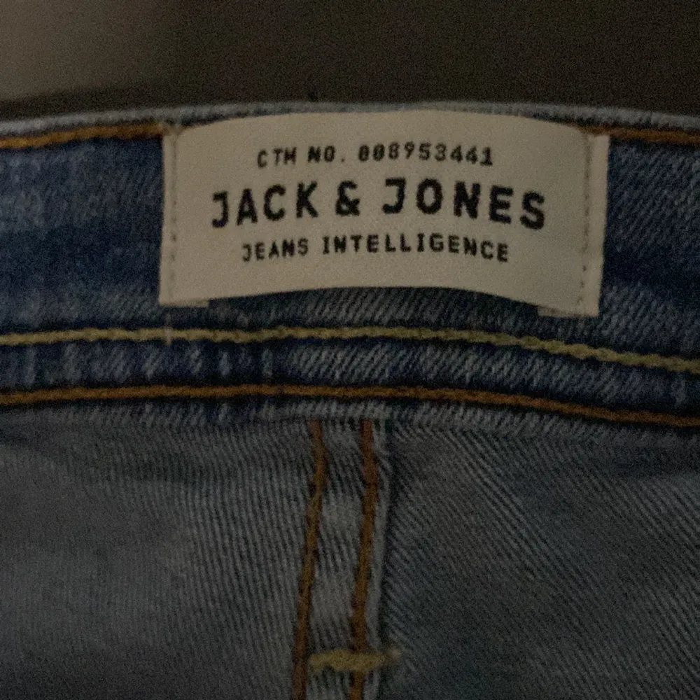 Jack & Jones short i storlek S (slim fit), säljer då de inte passar längre. Shorts.