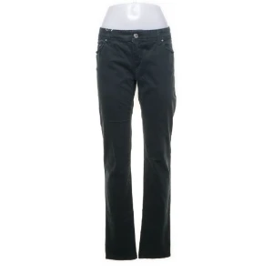 Super coola gröna jeans! - Skitsnygga gröa jeans från Armani jeans! Köpte men var tyvärr för stora🤩🥰