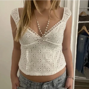 Topp - As söt vit topp💕