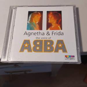 Agnetha & Frida the voice of Abba säljer jag för 35 kr! Säljs pga att jag inte lyssnar på abba så mycket. Kolla min bio och skriv ifall du har frågor!💛