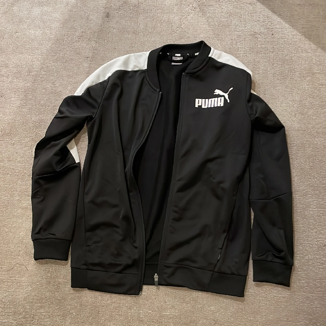 Puma kofta 