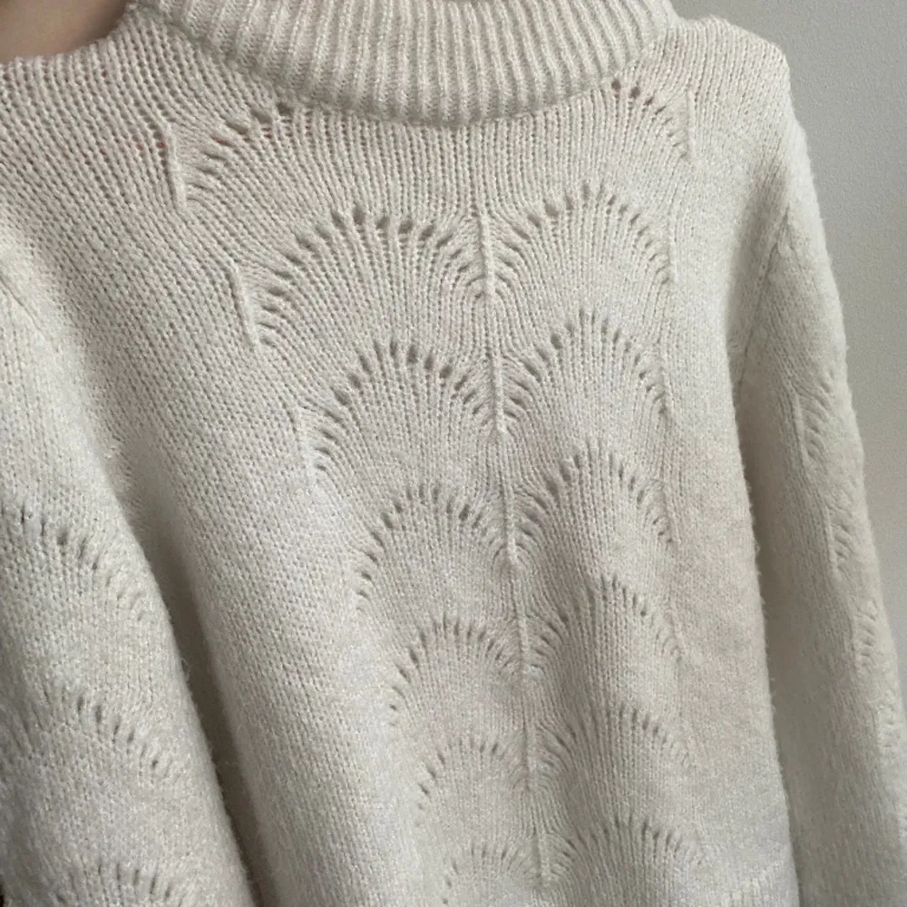 Supermjuk och varm tröja med mönster, mycket fint skick!❤️. Tröjor & Koftor.