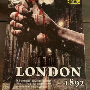 Mordcase spel - Detta är ett roligt mordcase spel som jag nu säljer pga att jag har löst det och kommer inte att spela mer. Ordinarie pris är 229kr och köpt från Akademibokhandeln. Köptes för ca 1 månad sedan